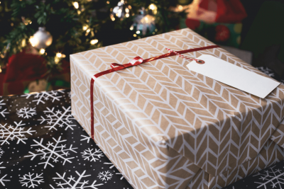 The Corporate Gift Giving Etiquette Guide: Dos and Don'ts